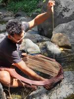 Weaving on the stream